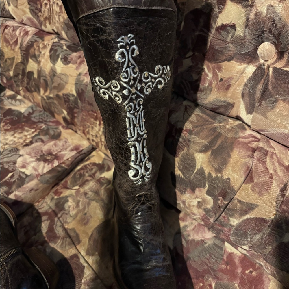 Brown Leather Boots with Embroidered Design